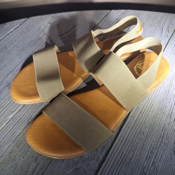 Andre Assous Made In Spain Featherweight Women's Tan Sandals Sz9 - Picture 5 of 10